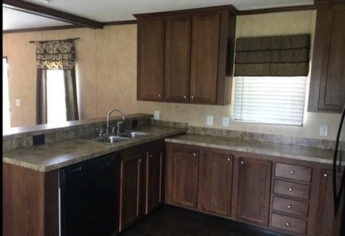 Sir Williams Court Mobile Home Park Picture 8