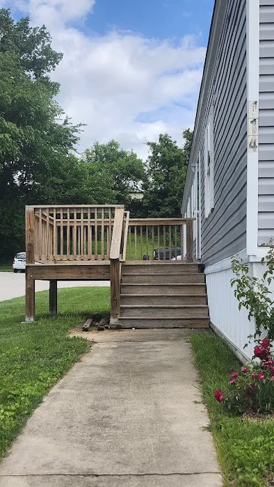 Sir Williams Court Mobile Home Park Picture 3