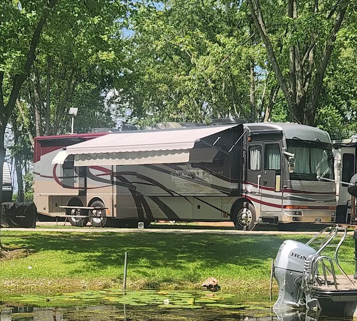 Blue Top Resort & Campground Picture 4