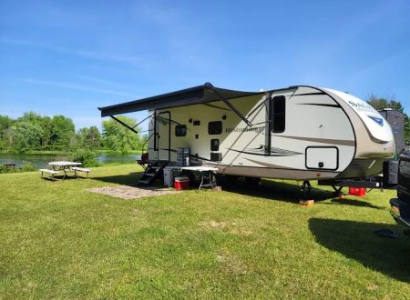 Hucklberry Acres Campground & Huck's Sports Grill