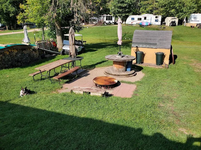 Hucklberry Acres Campground & Huck's Sports Grill Picture 6