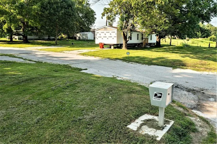Oakdale Place Mobile Home Park Picture 2