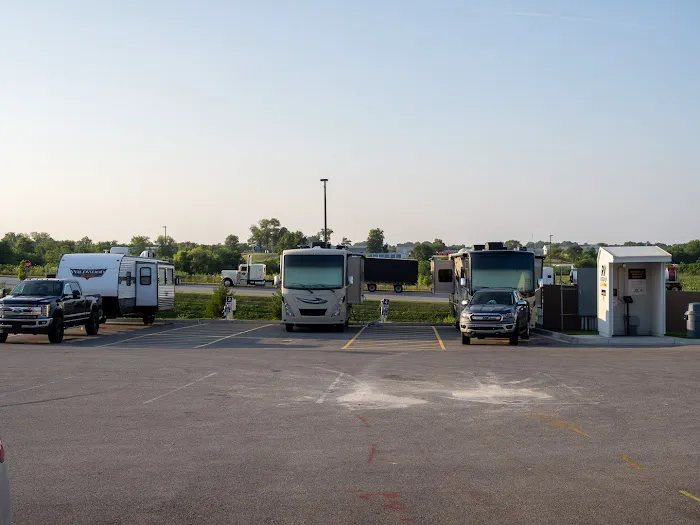 Love's RV Hookup Picture 9