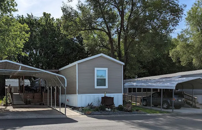 Oasis Mobile Home Park Picture 4