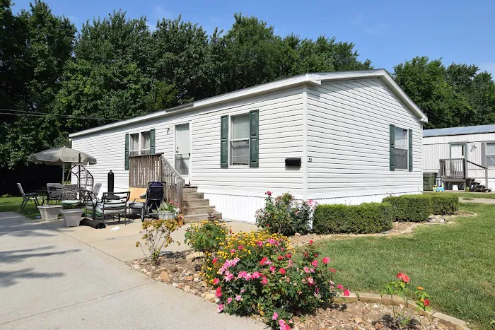 Springdale Lake Manufactured Home Community Picture 6