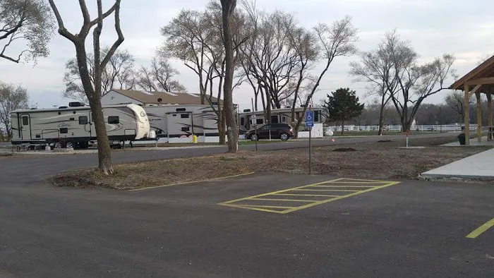 Shady Acres Rv Park Picture 2