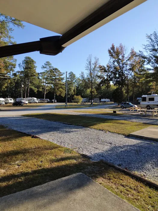 Lake Pines RV Park & Campground Picture 9
