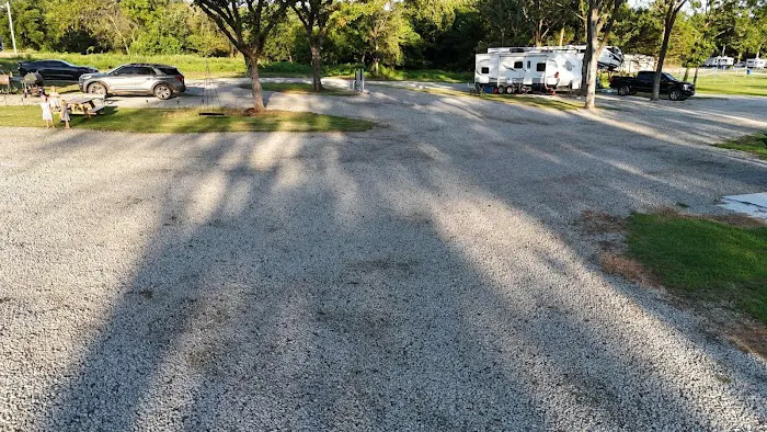 Lake Life RV Park Picture 8