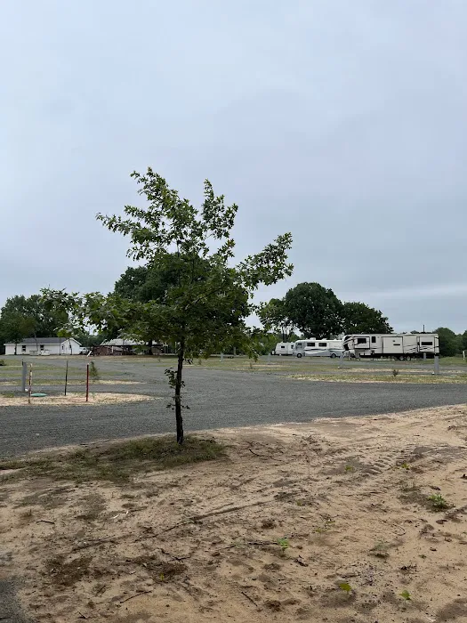 Great Outdoors RV Park Picture 6