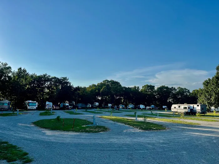 Great Outdoors RV Park Picture 4