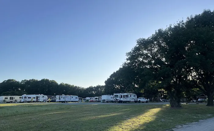 Great Outdoors RV Park Picture 3