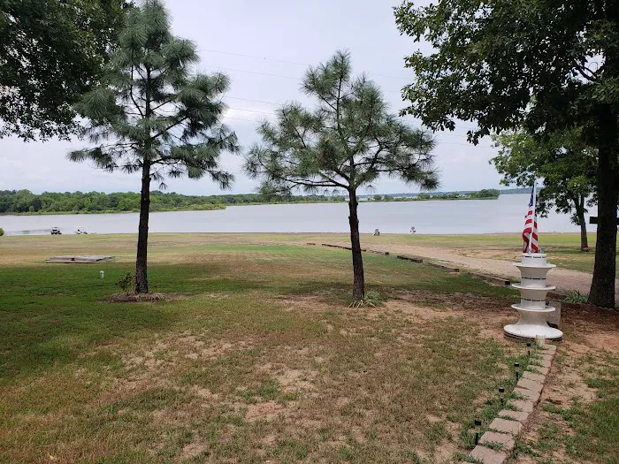 Happy Hollow RV Park Picture 9