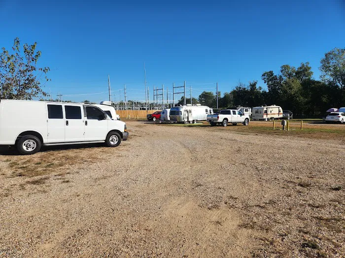 Big Top Family RV Park Picture 4