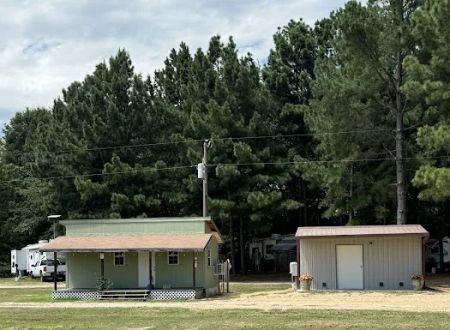 DW’s Lakeside RV Park