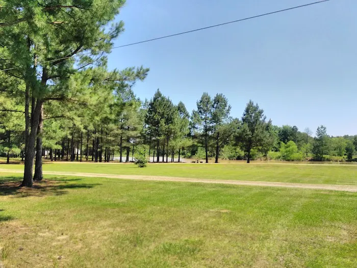 DW’s Lakeside RV Park Picture 9