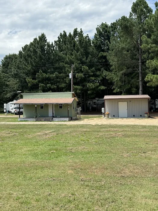 DW’s Lakeside RV Park Picture 5