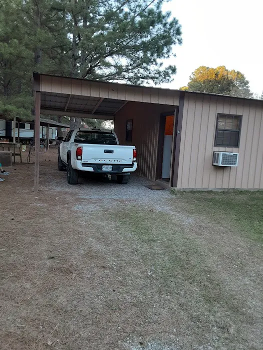 Little Pine Cabins & RV Park Picture 8