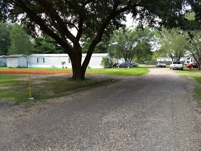 Pine Lake Mobile Home Court Picture 8