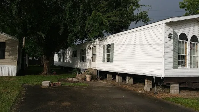 Fanz Mobile Home Estates Picture 10