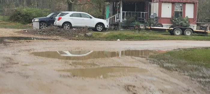 Joe's Mobile Home Park Picture 2