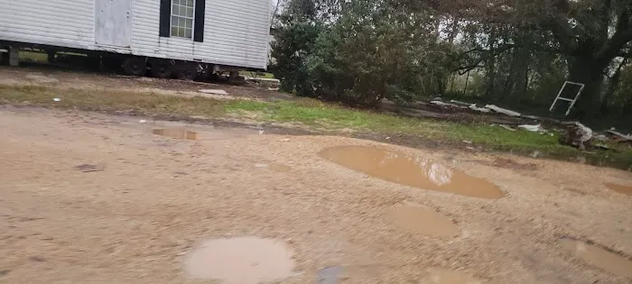 Joe's Mobile Home Park Picture 3