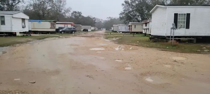 Joe's Mobile Home Park Picture 10