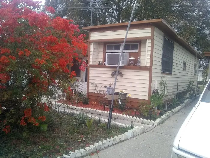Florida Sands Mobile Home Park Picture 3