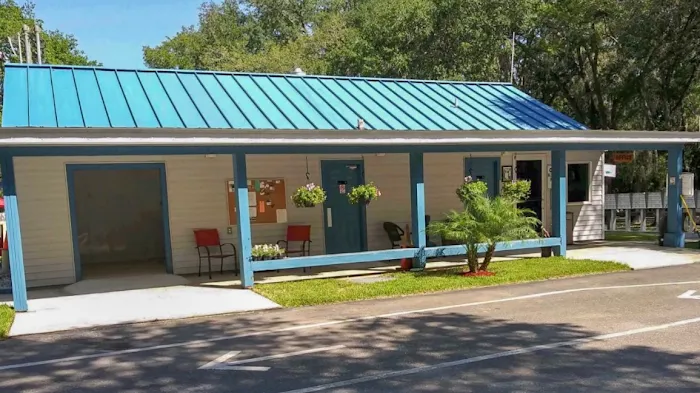 Happy Traveler Cabins and RV Resort Picture 6
