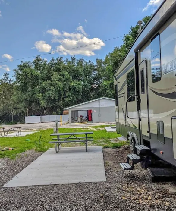 Happy Traveler Cabins and RV Resort Picture 7