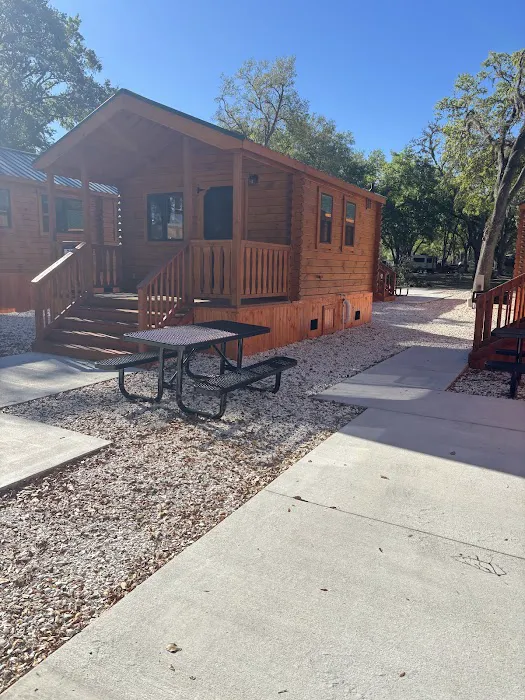 Happy Traveler Cabins and RV Resort Picture 1