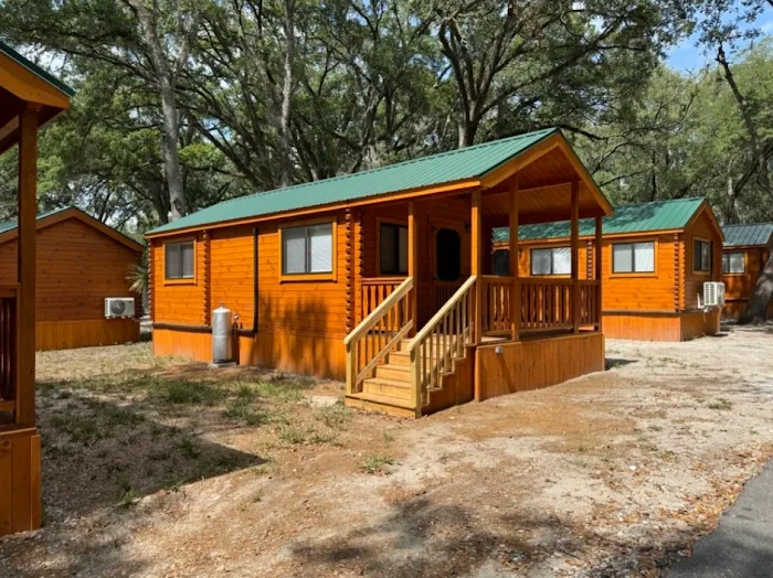Happy Traveler Cabins and RV Resort Picture 9