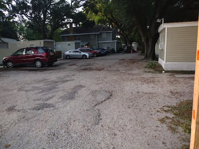 Silver Oaks Mobile Home Park Picture 1