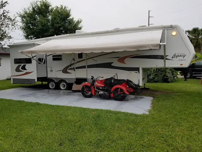Easy Livin' RV Park Picture 1