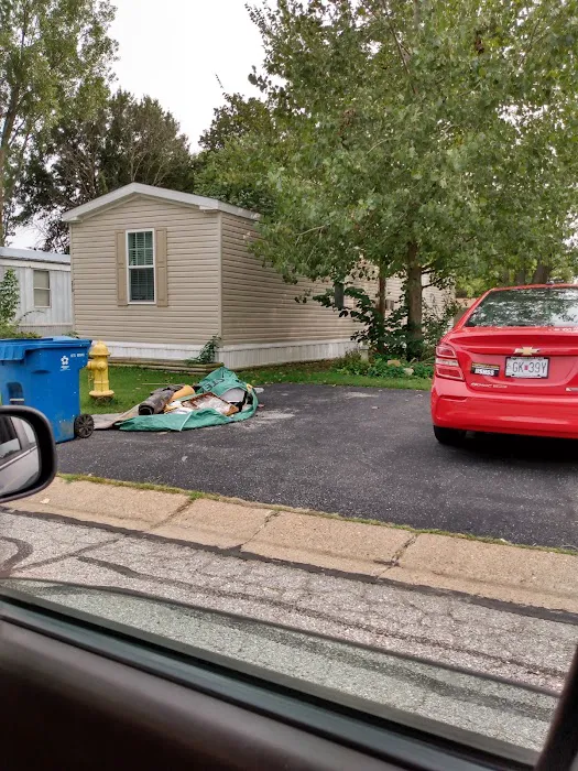 Rolling Meadows Mobile Home Park Picture 5