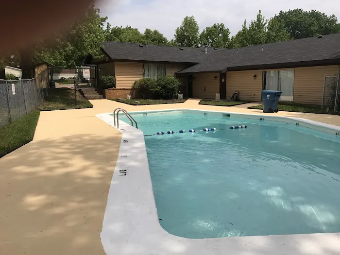 Rolling Meadows Mobile Home Park Picture 7