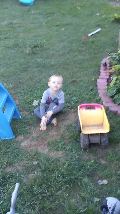 Tee-Kay Mobile Home Manor Picture 6