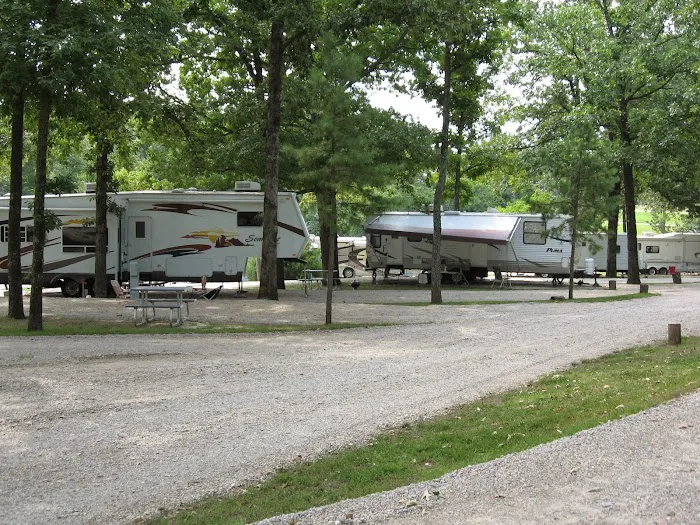 Camelot RV Campground/RV Park Picture 4