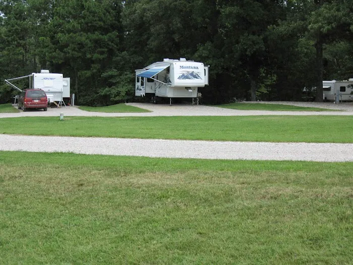 Camelot RV Campground/RV Park Picture 5