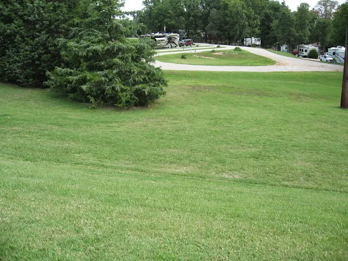 Camelot RV Campground/RV Park Picture 8
