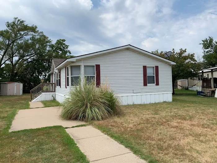 Midwest Manufactured Home Community Picture 3
