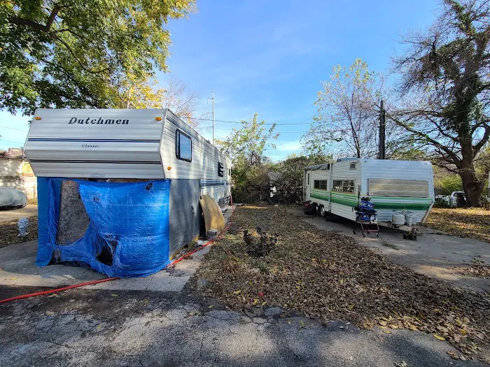 Stadium Park & Campground Picture 3