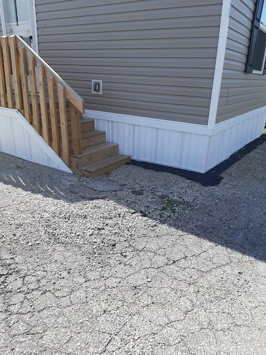 Autumn Falls mobile home Park Picture 3