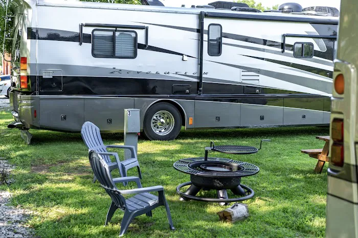 RV N The Vines KC Picture 8