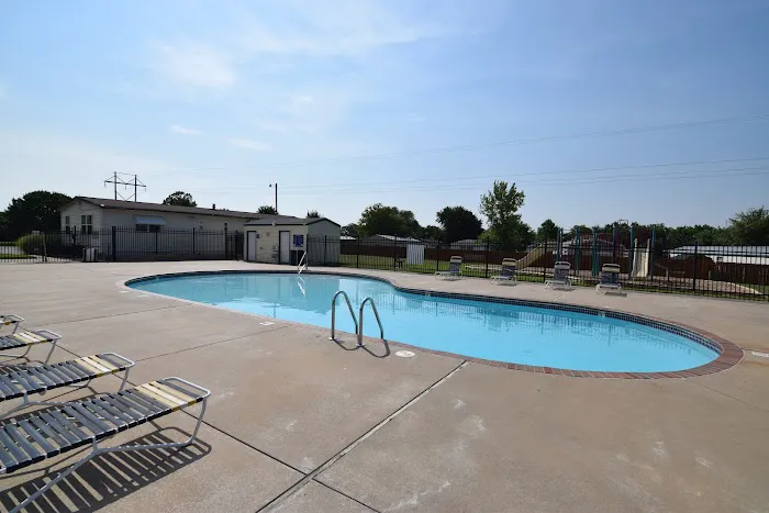 Easy Living Manufactured Home Community Picture 4