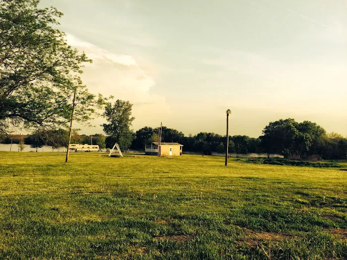 Farmers Lake Campground Picture 2