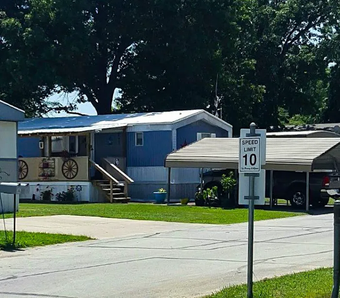 Rolling Hills Mobile Home Park Picture 9