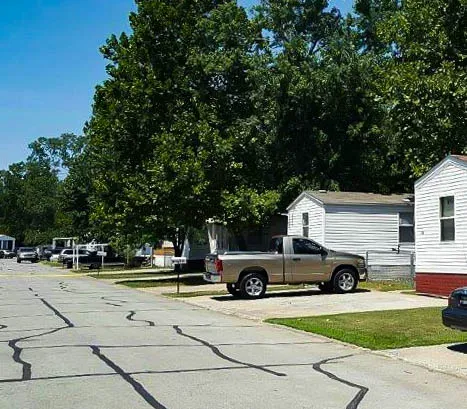 Rolling Hills Mobile Home Park Picture 7