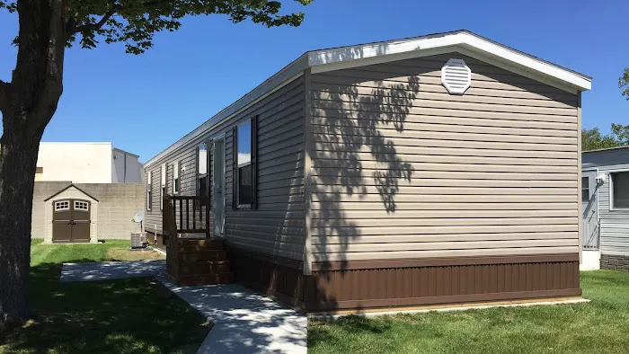 Midway Mobile Home Community Picture 2