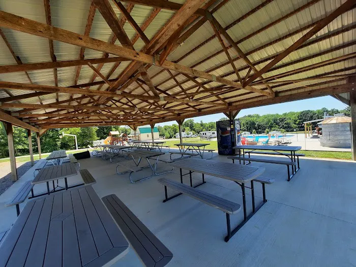 Lazy Dayz Campground Picture 6