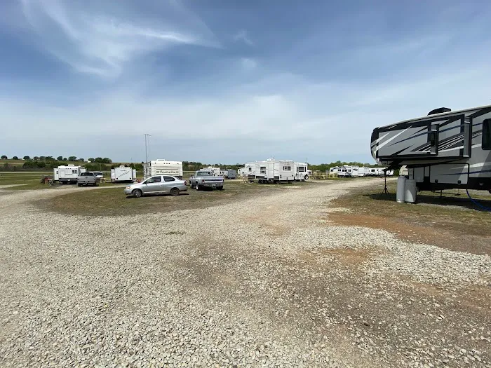 HWY 75 RV PARK & STORAGE Picture 4